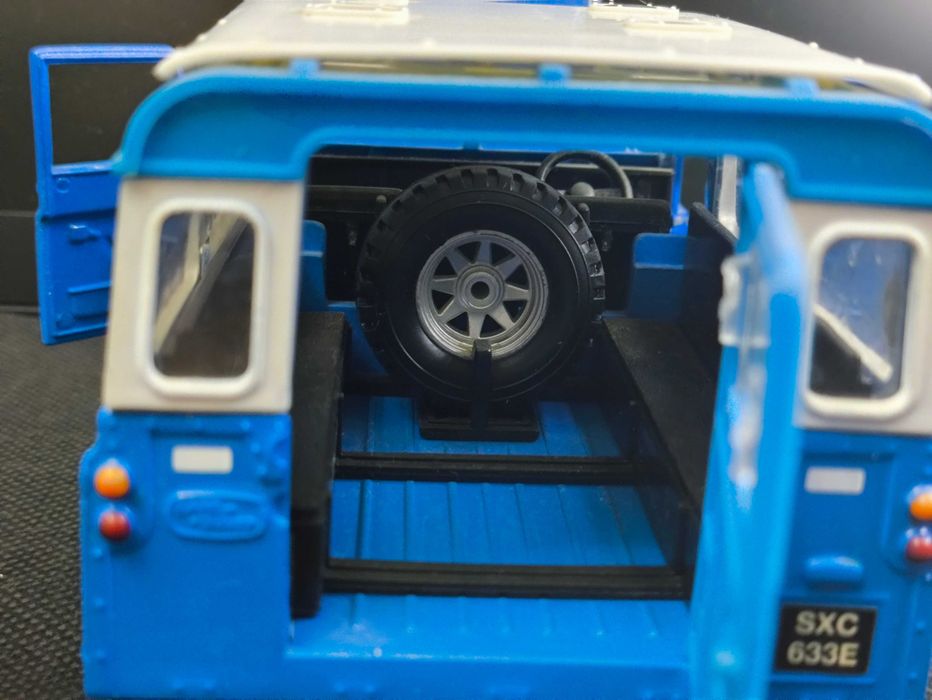 Модель Land Rover Series II blue Bburago 1/24