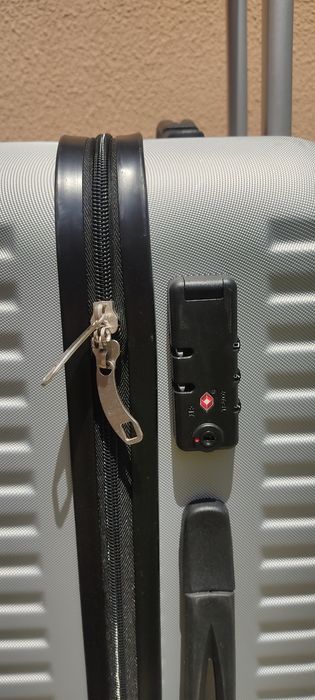 Mala trólei c 4 rodas super pratica aceito prop vend ou troc