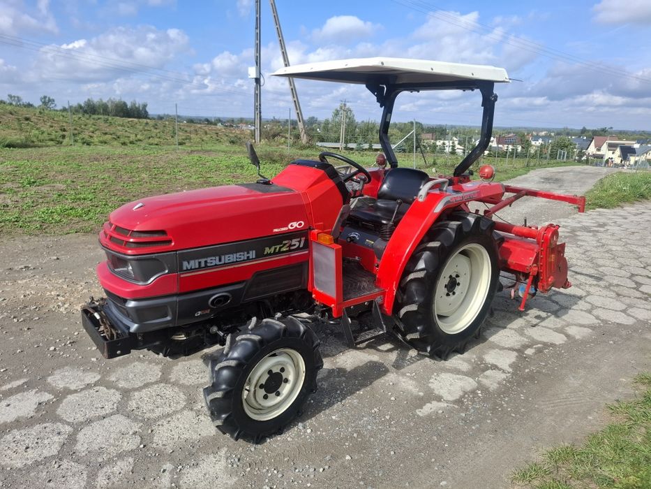 Traktorek japoński 4x4 Mitsubishi MT 251  wspomaganie rewers 4 cylindry śliczny