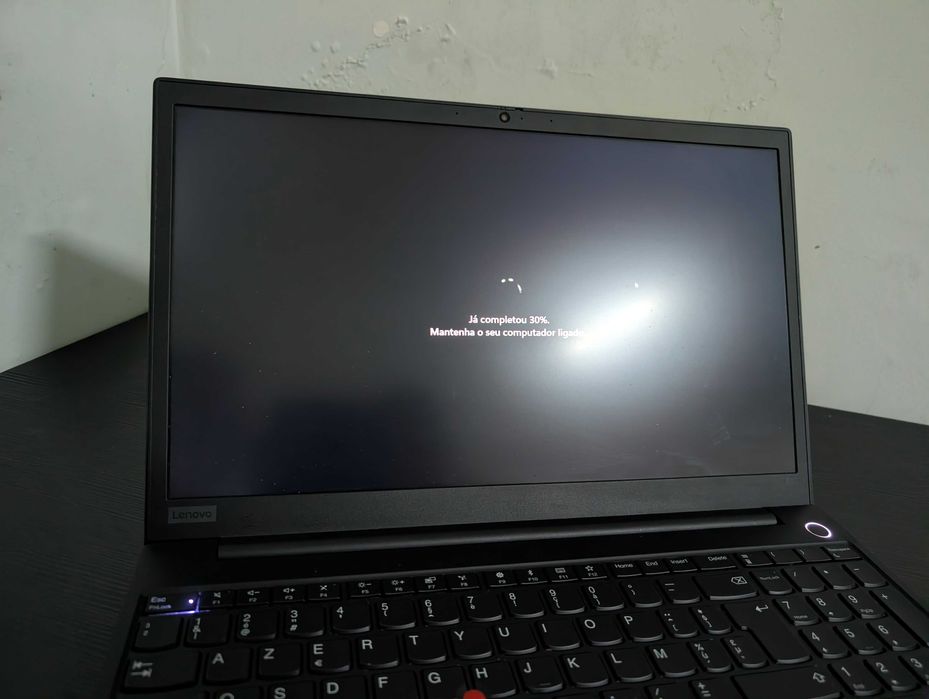 Portatil Lenovo Thinkpad E15 I3-10110U 8GB 256GB
