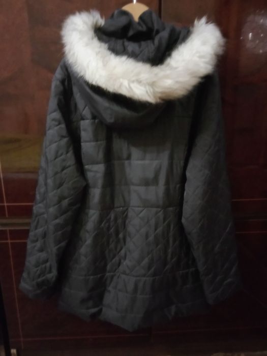Пуховик женский 50размер 1500гривен торг