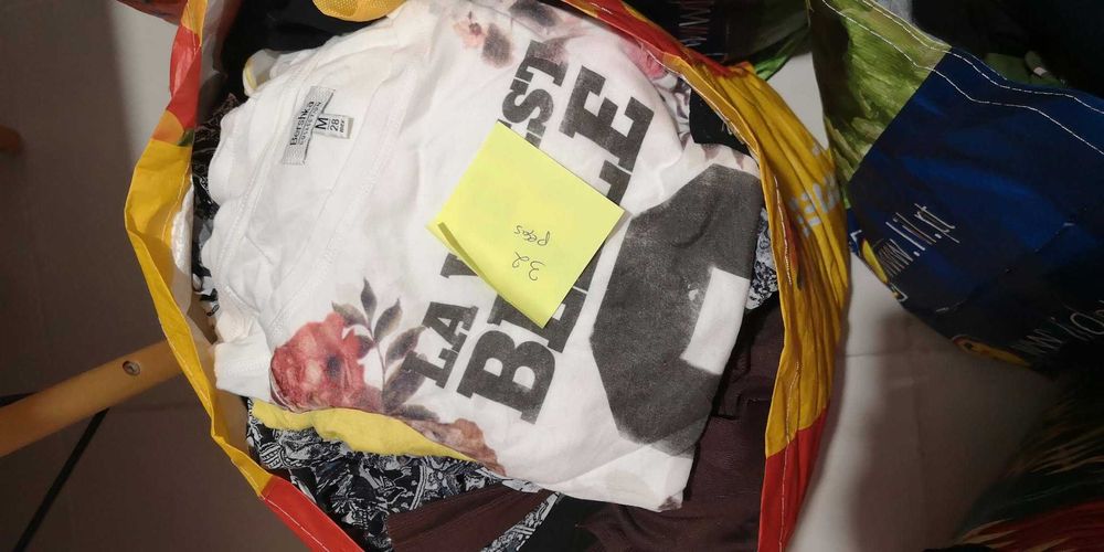 Lote roupa senhora 221 peças em segunda mão