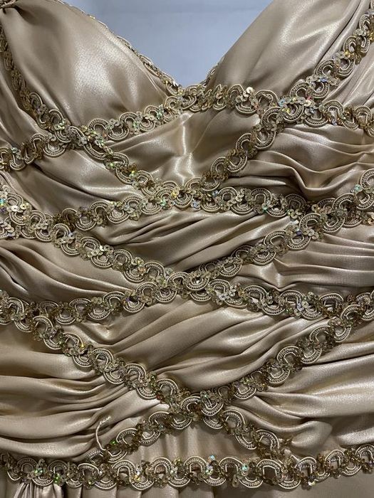 Праздничное длинное платье