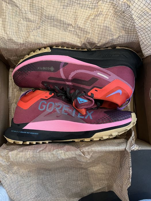 Продам кросівки nike goretex trail