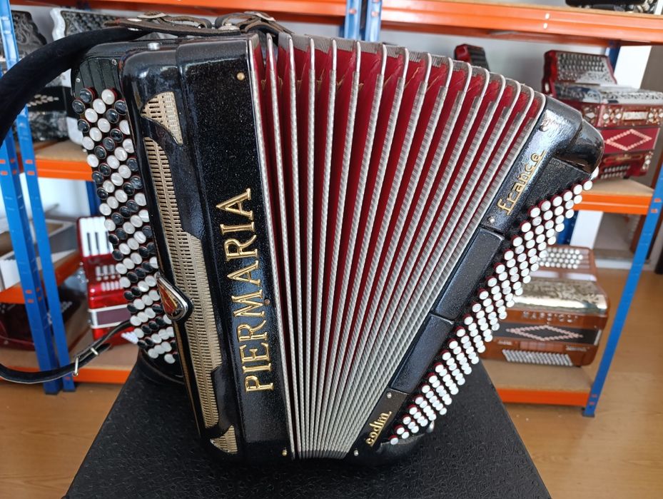 Trading an accordion for a concertina64309584966275121