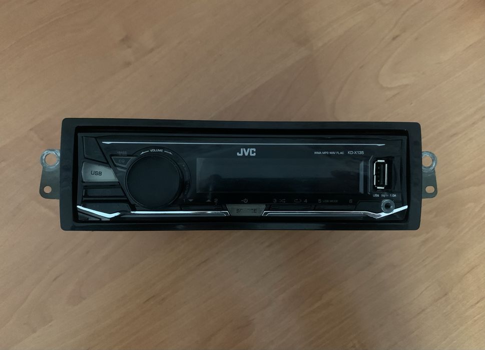 Магнітола JVC 1100 грн