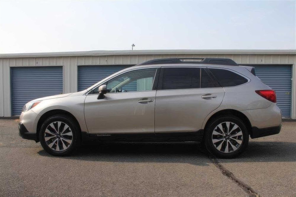 Subaru Outback Limited      2017