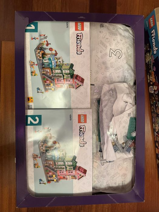 Lego Friends Heartlake City Apartments and Shops  - 42670