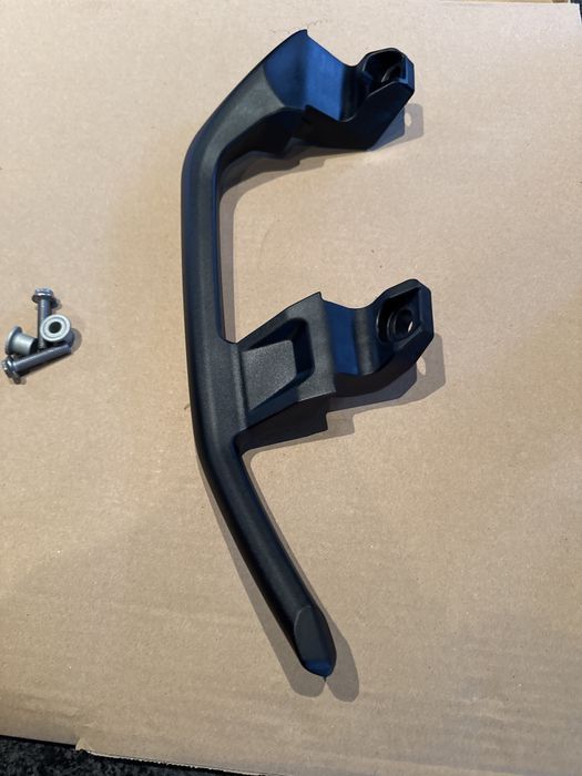 Uchwyt pasażera mocowanie + śruby BMW C400 GT x82