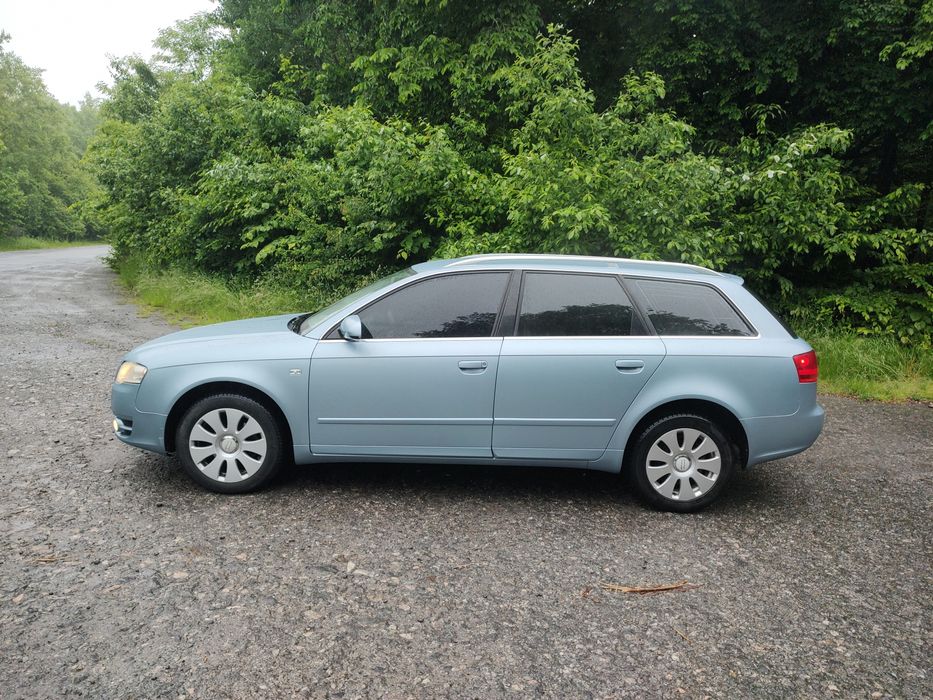 Audi A4b7 2.0 бензин