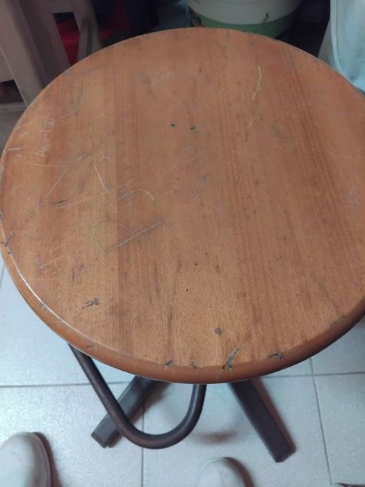 Vendo banco giratória antigo