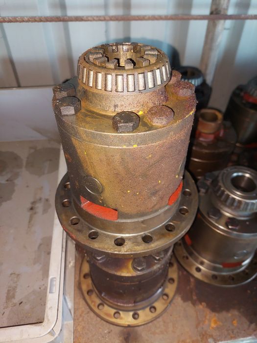 Kosz satelit  Clark hurth   blokada spicer manitou b