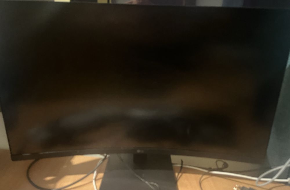 Ps5 (comando incluido) , monitor 32polegadas curvo , teclado mecanico, rato da hyperx