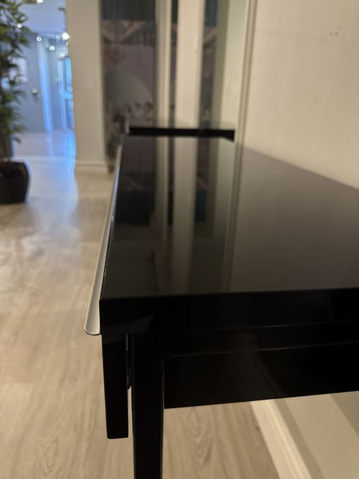 2 Consolas individuais pretas brilhantes com gavetas