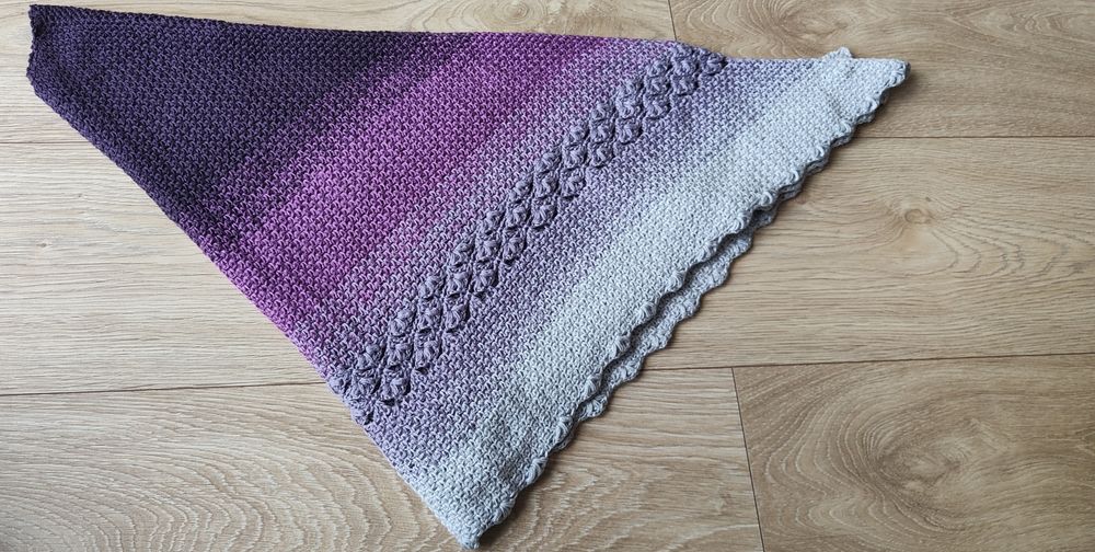 Chusta ombre robiona na szydełku handmade