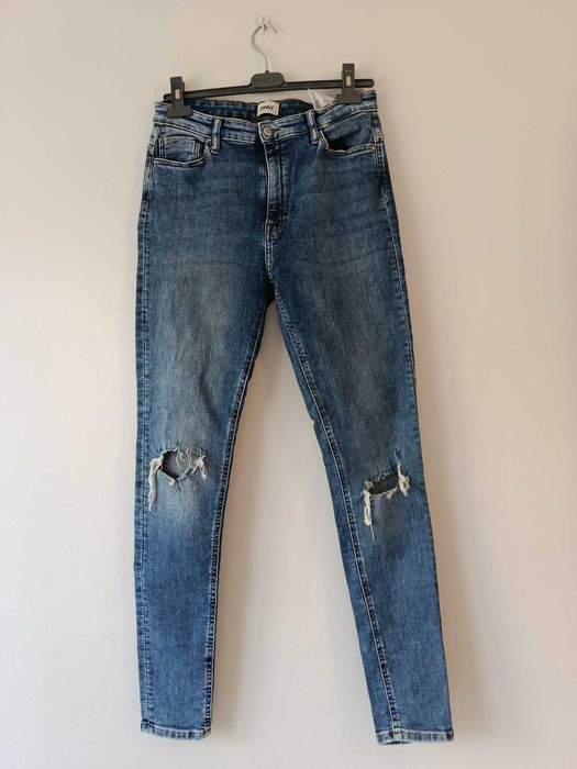 Jeansy ONLY z przetarciami