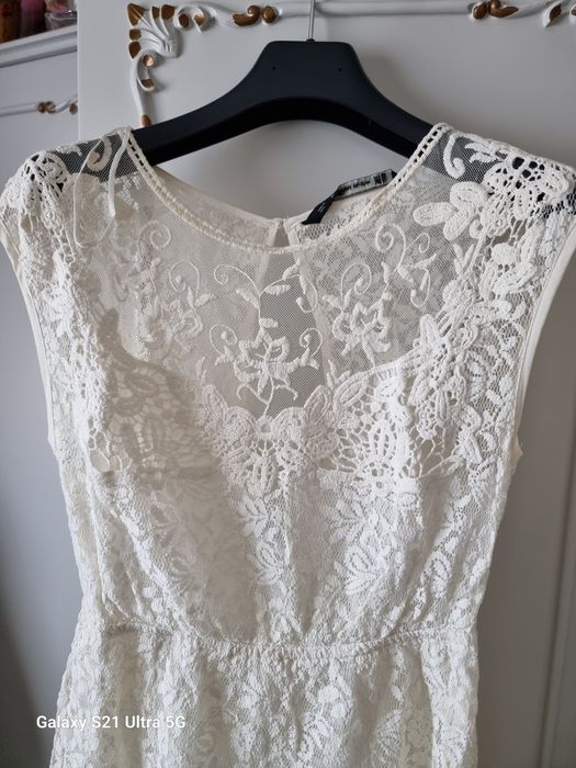 Vestidos renda e brilhantes Zara