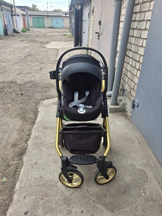 Детская коляска 3 в 1