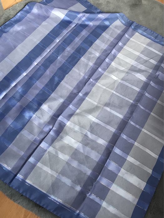 Apaszka z kolorową niteczką