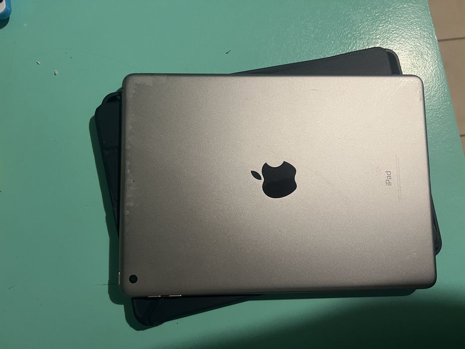 Продам Ipad 6 поколения 128 gb