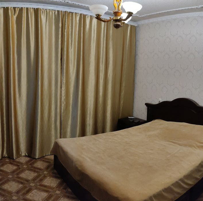 Комплект шторы новые блекаут и покрывало
