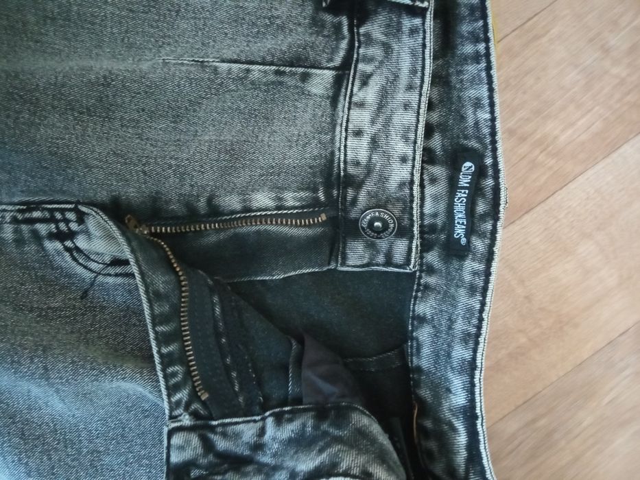 Джинси жіночі ,стильні, розмір 27