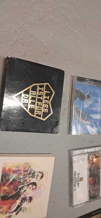 Stojak na płyty CD i płyty