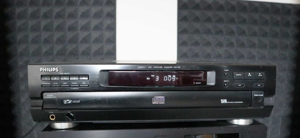 Проигрыватель Cd дисков Philips CDC925 CDC752