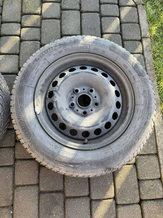 felgi stalowe z oponami zimowymi 15 4szt
