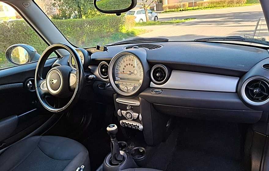 Mini Cooper 1.6 Benzyna , Bogate wyposażenie , M- 2007 r
