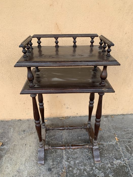 Mesa de apoio vintage antiga em madeira