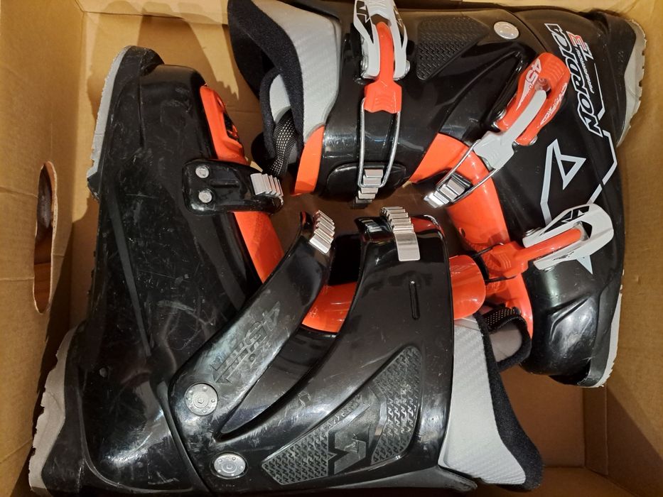 Buty narciarskie dziecięce Nordica rozm. 240