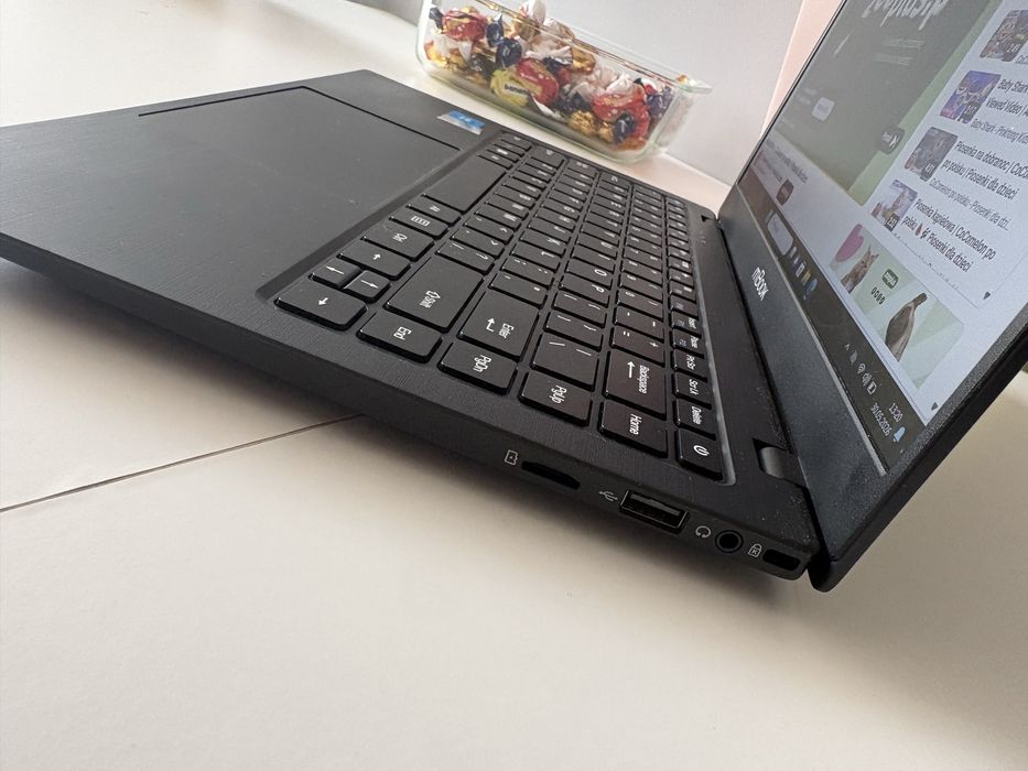 Laptop MaxCom Office mBook