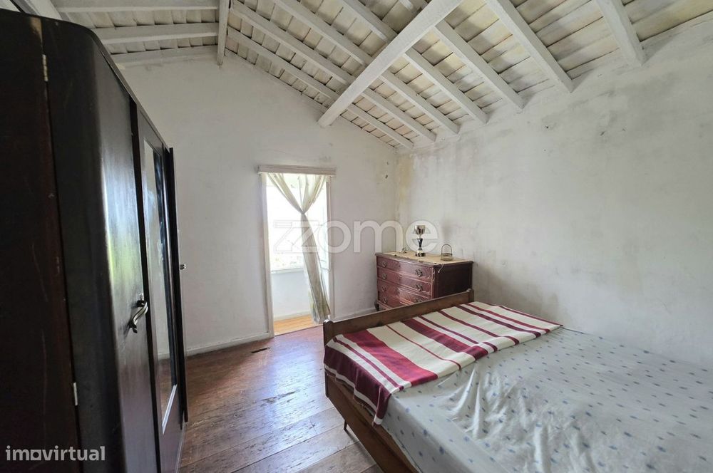 Moradia T3 com quintal - Arrifes