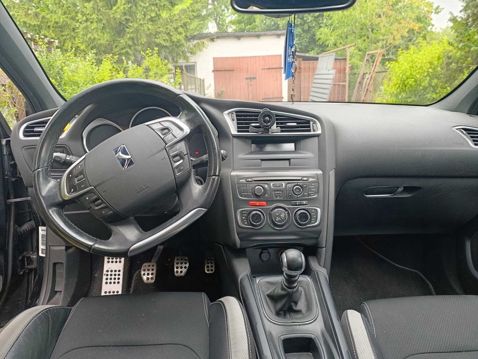 Samochód Citroen DS4 r.2012 sprzedam lub zamienię na mini van