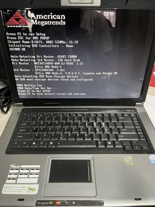 Laptopy Asus + Samsung