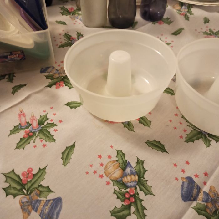 Duas formas de plástico para frigorífico e microondas64740971858817121