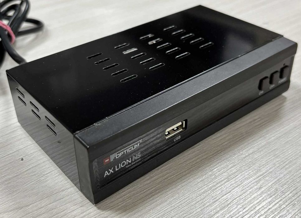Dekoder / Tuner DVBT2 Opticum Ax lion