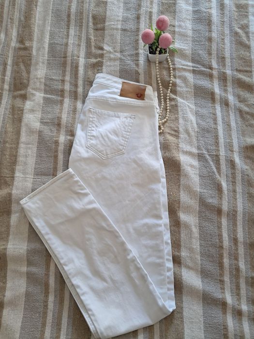 Calças. Try Religion.