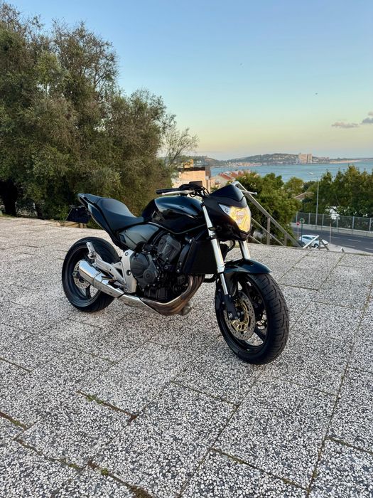 Honda Hornet CB600F All Black (2011) - Estado Irrepreensível