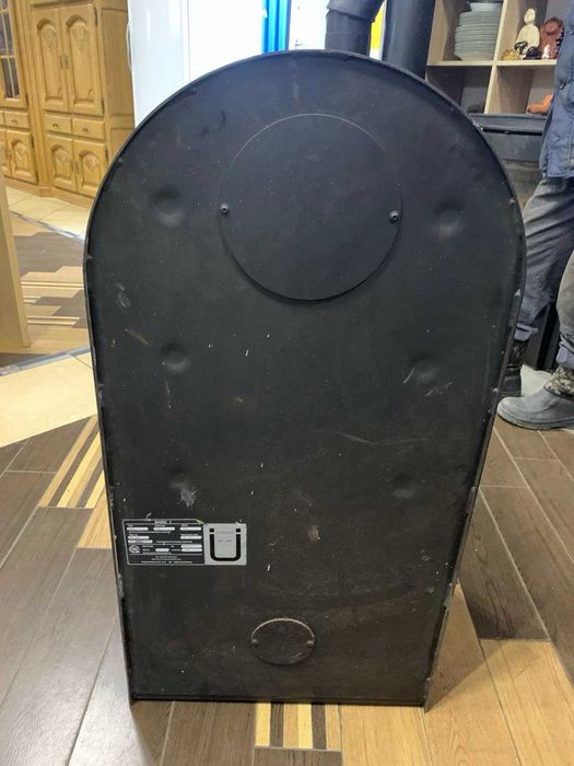 Буржуйка , камін , піч на дрова