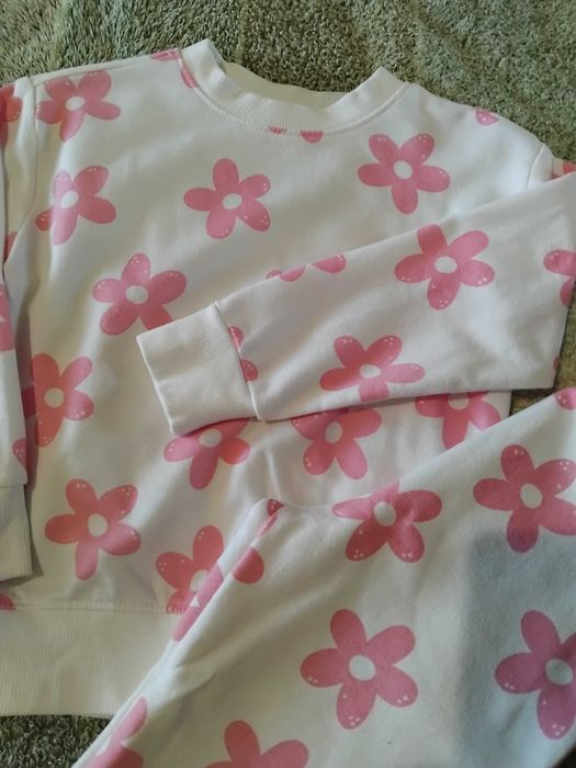 Костюмчик для дівчинки+нові штанці 98 р.