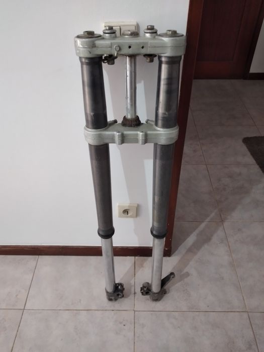 Suspensão invertida