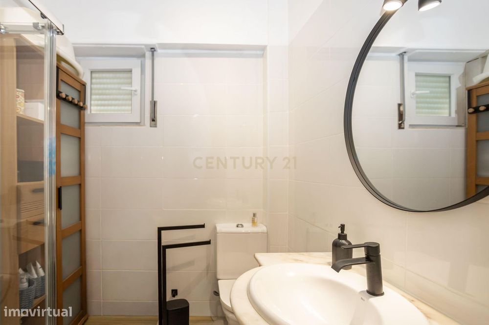 Apartamento T2 com Varanda Cruz de Pau, Amora - Seixal -