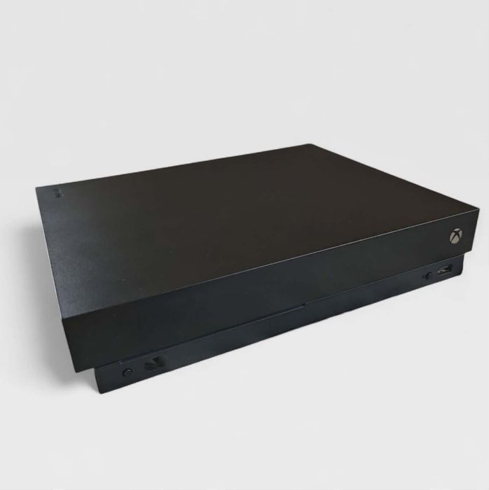 Xbox one x + pad