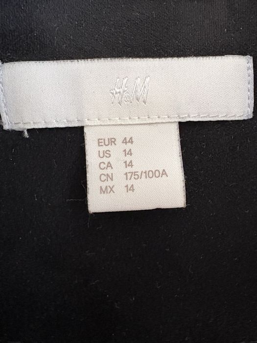 Дублёнка H&M тонкая чёрная легкая без подкладки под пояс