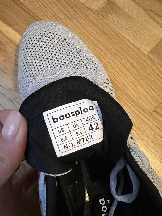 Кросівки чоловічі 42
