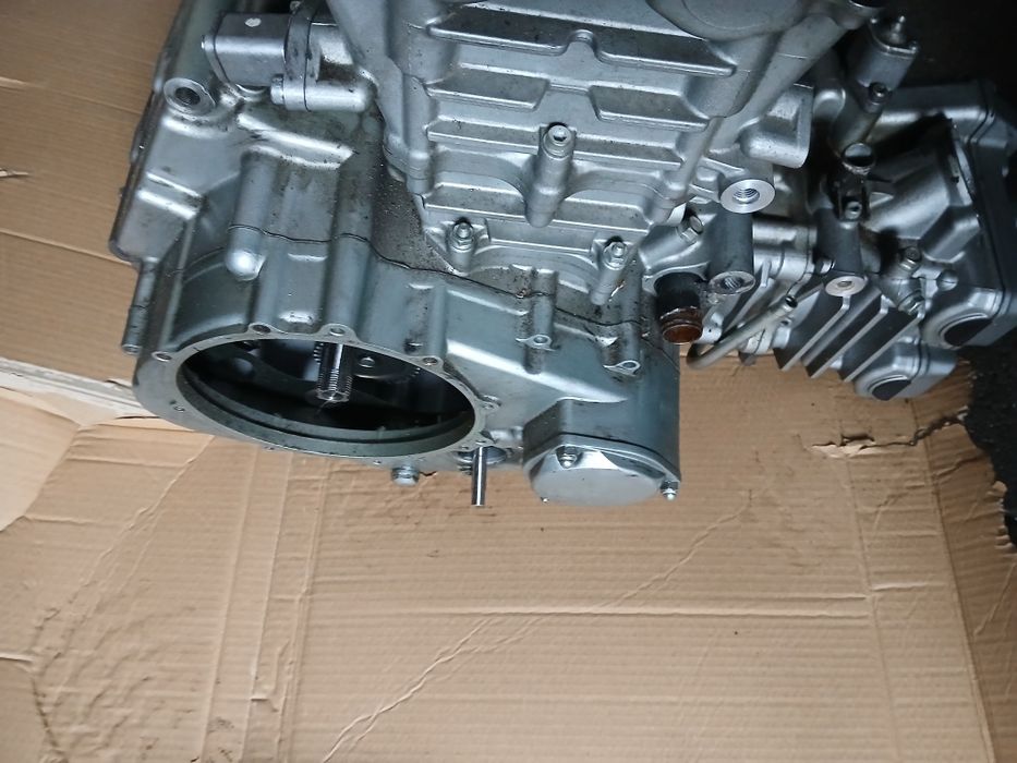 Silnik Hyosung GT 650 Części Głowica Cylinder Napinacz