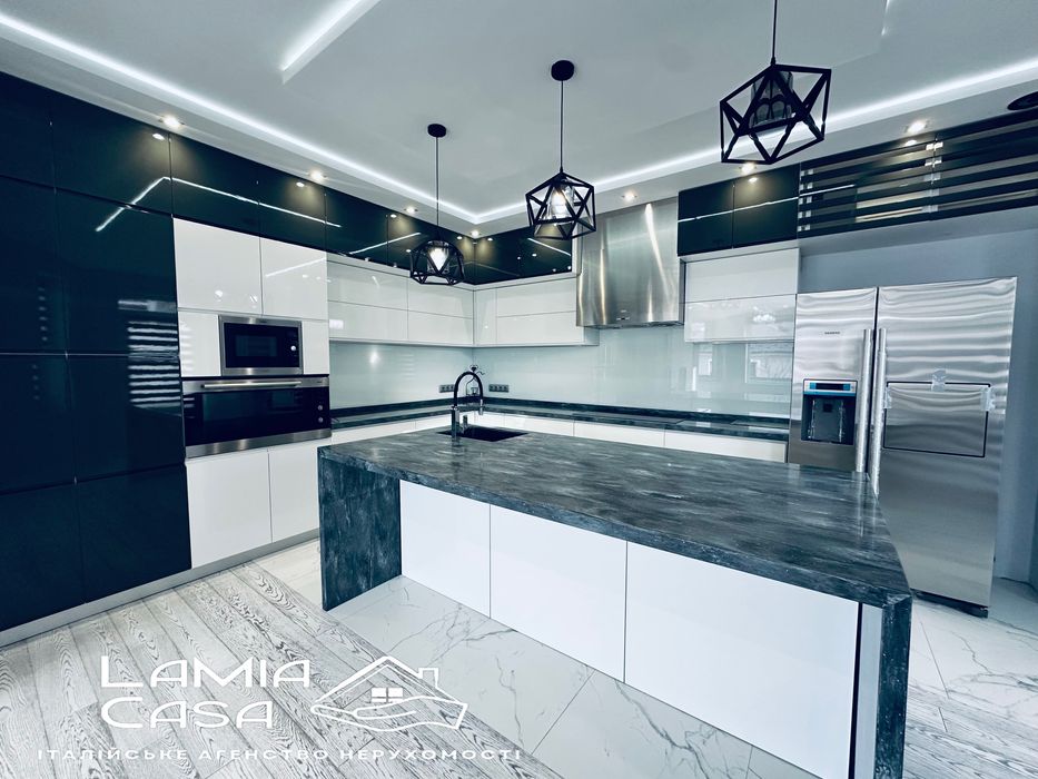 Продаж VIP будинку у престижному районі