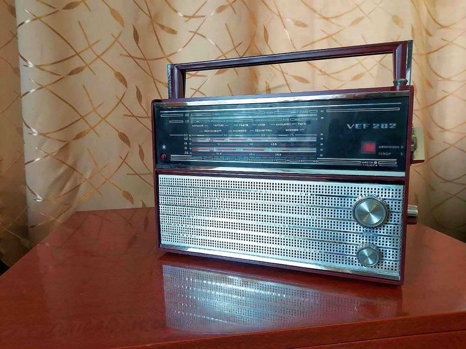 Радіоприймач VEF 202 реставрований + FM планка